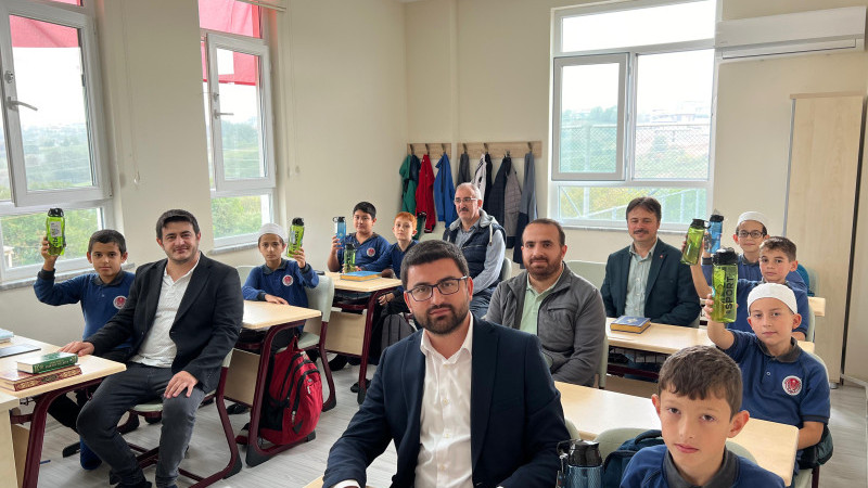 BİHMED’DEN İMAM HATİPLİ ÖĞRENCİLERE SULUK HEDİYESİ