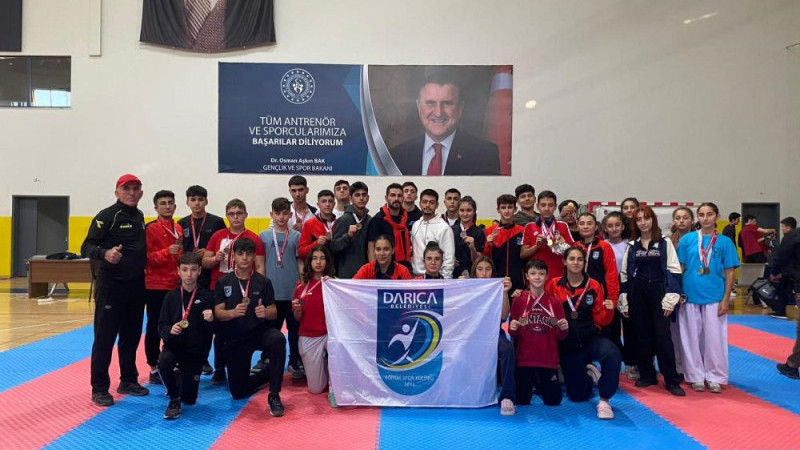 TURNUVA'DA MADALYALARI TOPLADILAR
