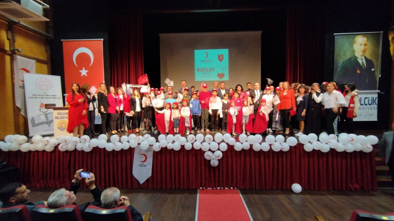 ÖĞRENCİLERİN KIZILAY HAFTASINA ÖZEL OYUNU ALKIŞ ALDI