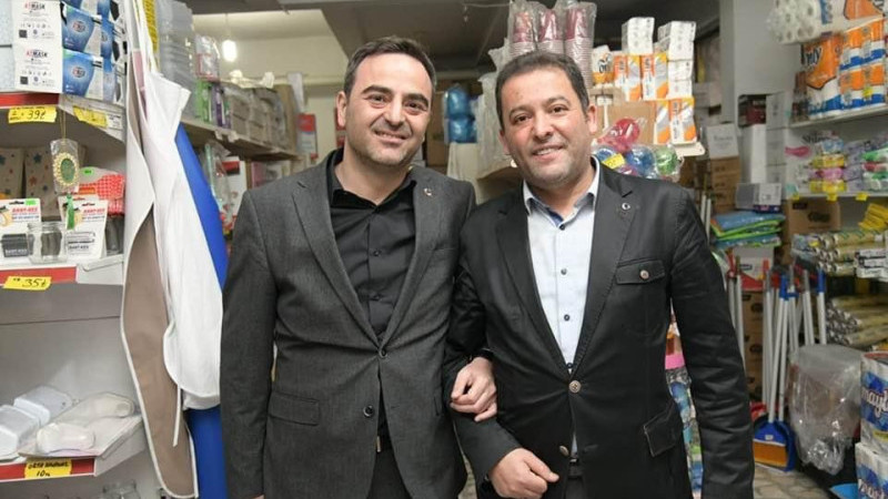 YRP ESKİ İLÇE BAŞKANI YASİN ÖZLÜ'NÜN YANINDA