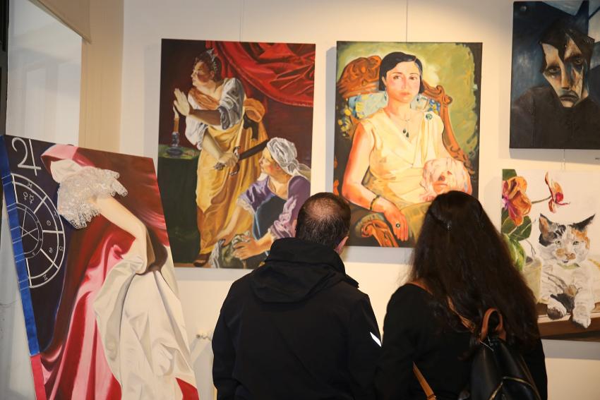 KONSERVATUAR ÖGRENCİLERİNİN SERGİSİNE SANAT SEVERLERDENTAM NOT