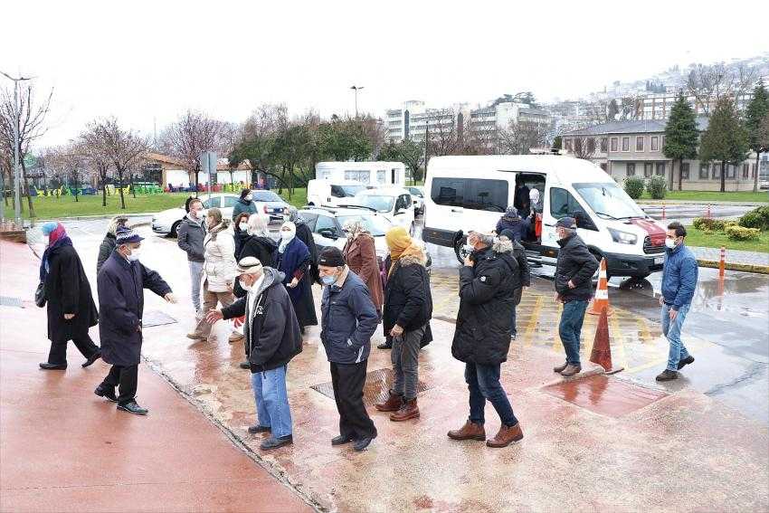 Huzurevlerinde kalan yaşlılara Körfez turu